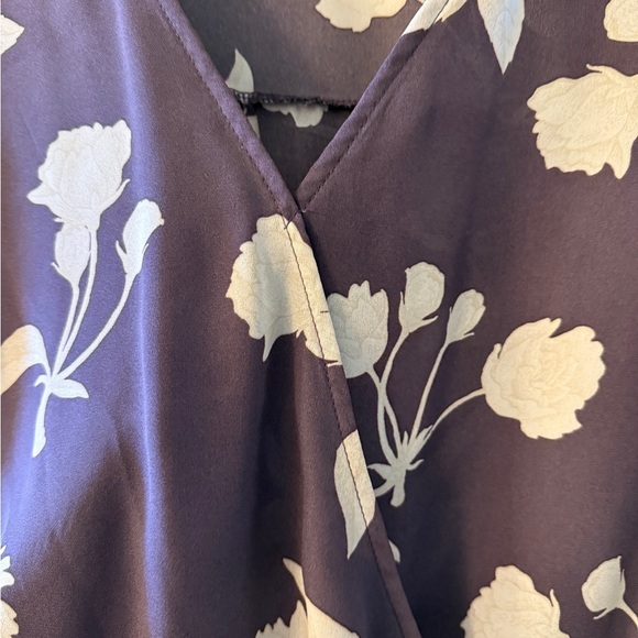 West Kei Floral V-Neck Blouse - Lavender and White - Picture 4 of 11